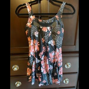 NWOT ONE PIECE SKIRTED SWIMSUIT 🩱